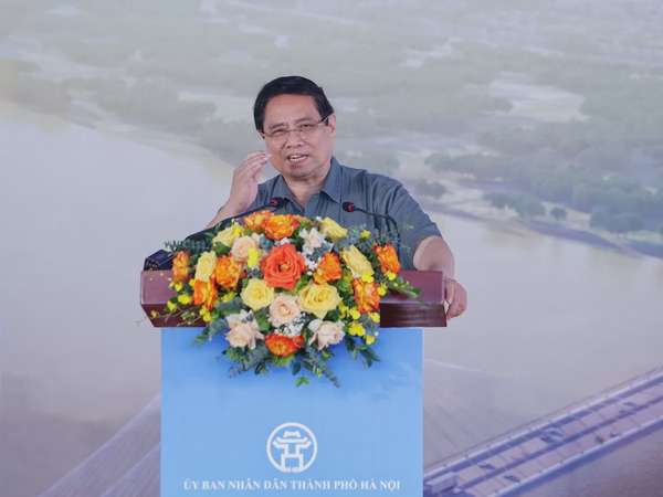Thủ tướng mong muốn cây cầu phải là một điểm nhấn kiến trúc, tạo cảnh quan đẹp, xứng tầm và tôn vinh Hà Nội ngàn năm văn hiến, anh hùng, Thủ đô của lương tri, phẩm giá con người, Thành phố vì hòa bình - Ảnh: VGP/Nhật Bắc