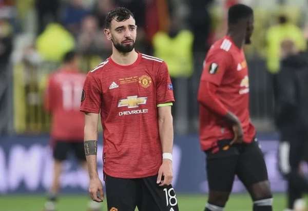 Bruno Fernandes đã không giấu được những giọt nước mắt