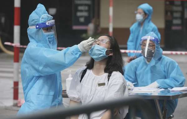 Lấy mẫu test Covid-19 tại Hà Nội, tháng 8/2021