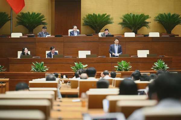 Quốc hội Thảo luận ở hội trường về dự án Luật sửa đổi, bổ sung một số điều của Luật Doanh nghiệp. Ảnh: VPQH