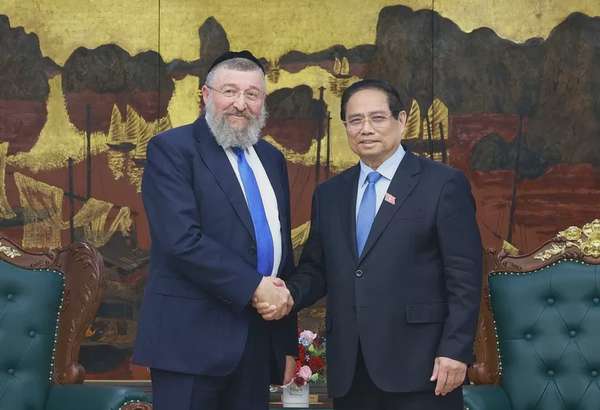 Thủ tướng Phạm Minh Chính tiếp ông Rabbi Yoav Ben Tzur, Bộ trưởng Lao động Israel - Ảnh: VGP/Nhật Bắc