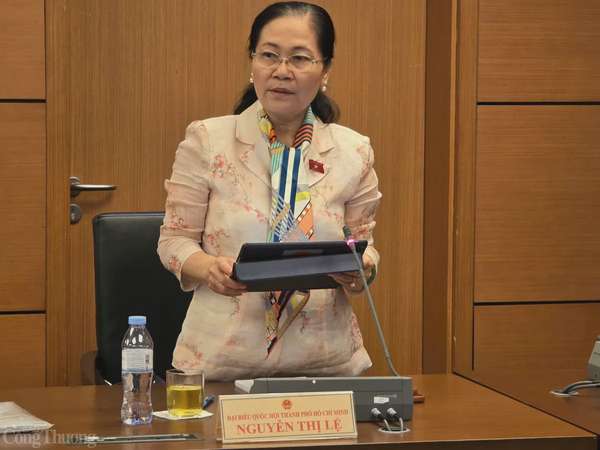 đại biểu Nguyễn Thị Lệ (Đoàn TP Hồ Chí Minh) 