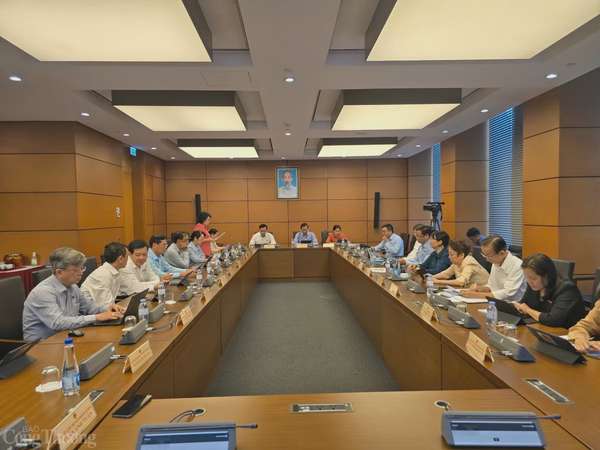 Tiếp tục chương trình Kỳ họp thứ 9, sáng 21/5 Quốc hội thảo luận ở Tổ về một số dự luật