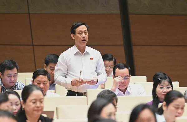 Đại biểu Mai Văn Hải (Đoàn Thanh Hóa)