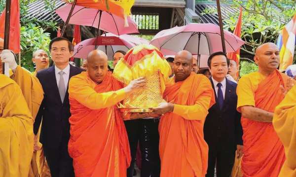 Cung rước Xá lợi đức Phật về Chùa Bái Đính Cung rước Xá lợi đức Phật về Chùa Bái Đính