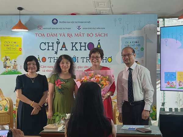 Ra mắt sách