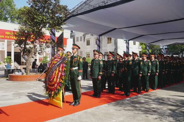 Đoàn Quân khu 5 chuẩn vị vào viếng