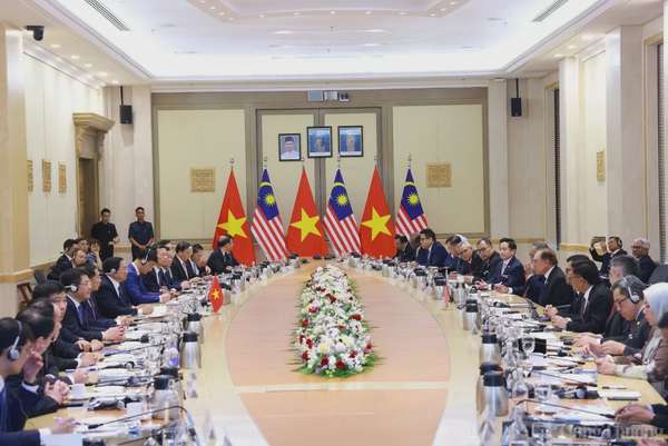 Tại Hội đàm, Hai Thủ tướng bày tỏ hài lòng về sự phát triển của quan hệ song phương thời gian qua, đặc biệt sau khi nâng cấp lên Đối tác Chiến lược toàn diện tháng 11/2024 - Ảnh: VGP/Nhật Bắc
