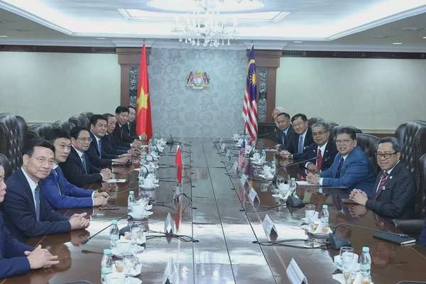 Chủ tịch Hạ viện Malaysia đề nghị hai bên tăng cường hợp tác, bảo đảm an ninh lương thực, đề nghị Việt Nam hỗ trợ Malaysia phát triển nông nghiệp để giảm phụ thuộc nguồn cung từ bên ngoài - Ảnh: VGP/Nhật Bắc