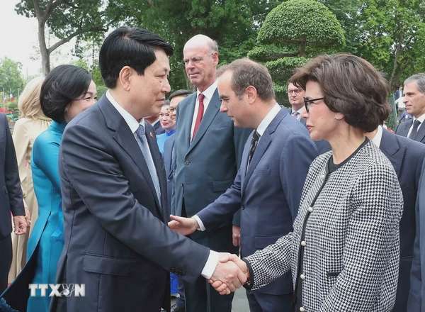 Chủ tịch nước Lương Cường chủ trì lễ đón Tổng thống Pháp Emmanuel Macron