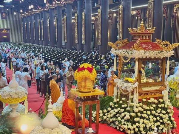 Quảng Ninh: Hơn 650.000 lượt người chiêm bái xá lợi Đức Phật tại Yên Tử Quảng Ninh: Hơn 650.000 lượt người chiêm bái xá lợi Đức Phật tại Yên Tử