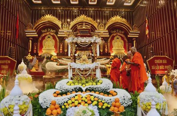 Quảng Ninh: Hơn 650.000 lượt người chiêm bái xá lợi Đức Phật tại Yên Tử Quảng Ninh: Hơn 650.000 lượt người chiêm bái xá lợi Đức Phật tại Yên Tử