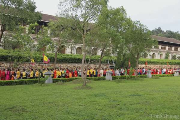 Quảng Ninh: Hơn 650.000 lượt người chiêm bái xá lợi Đức Phật tại Yên Tử Quảng Ninh: Hơn 650.000 lượt người chiêm bái xá lợi Đức Phật tại Yên Tử