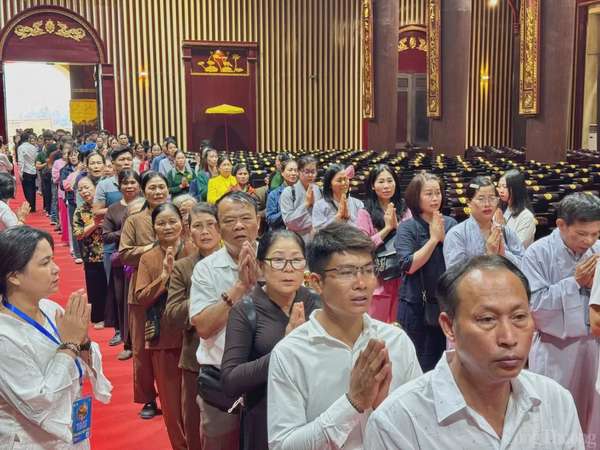 Quảng Ninh: Hơn 650.000 lượt người chiêm bái xá lợi Đức Phật tại Yên Tử Quảng Ninh: Hơn 650.000 lượt người chiêm bái xá lợi Đức Phật tại Yên Tử