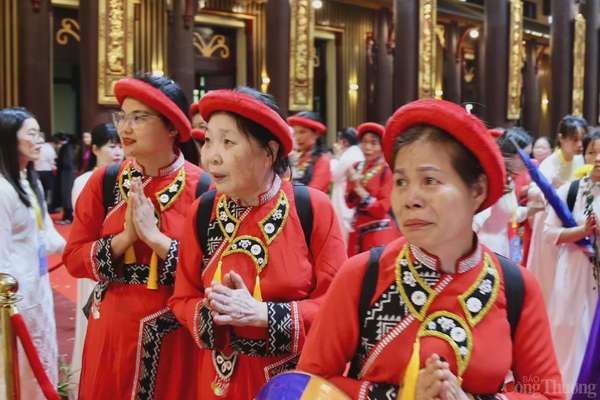 Quảng Ninh: Hơn 650.000 lượt người chiêm bái xá lợi Đức Phật tại Yên Tử Quảng Ninh: Hơn 650.000 lượt người chiêm bái xá lợi Đức Phật tại Yên Tử