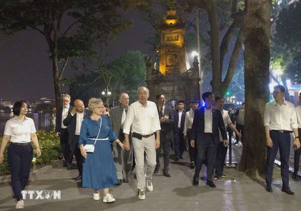 Chủ tịch nước Lương Cường chủ trì lễ đón Tổng thống Hungary