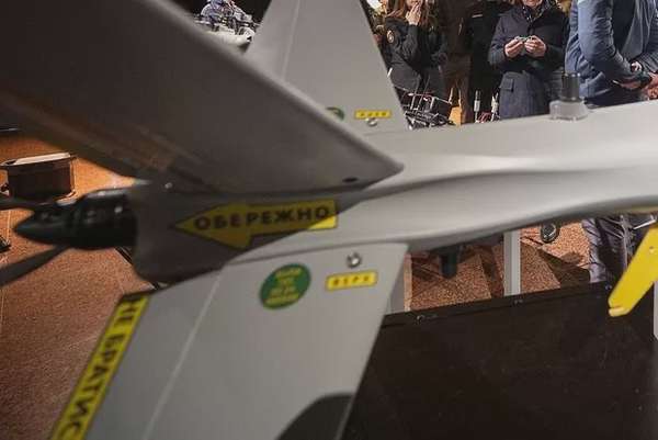 Ukraine lần đầu tiên sử dụng 'hàng không mẫu hạm' UAV