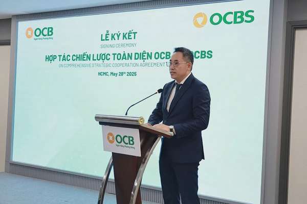 Ngân hàng “bắt tay” công ty chứng khoán: Gia tăng lợi ích cho khách hàng