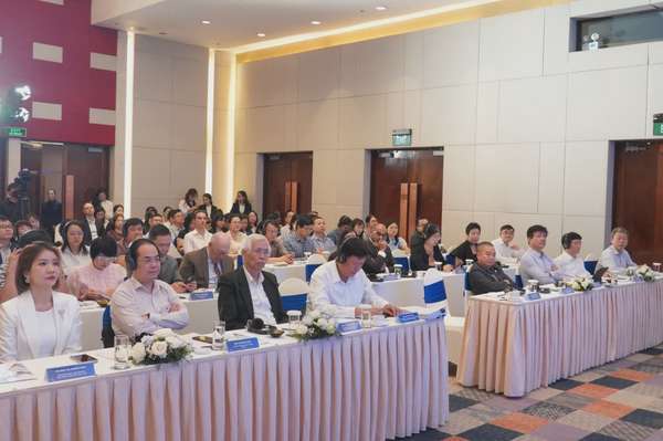 Các đại biểu tham dự hội nghị