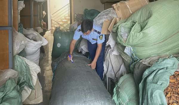 hàng hoá trôi nổi