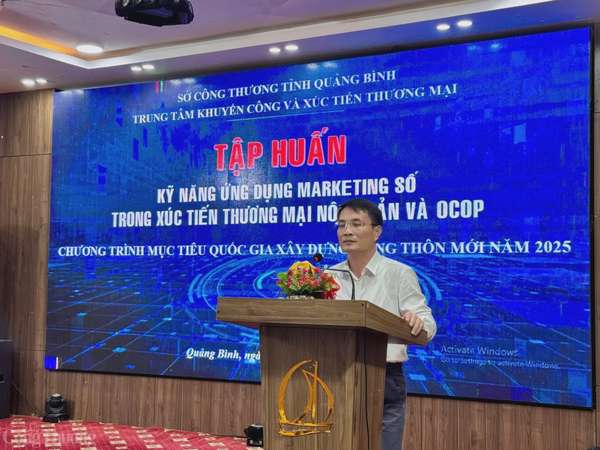 Ông Phan Hoài Nam- Phó Giám đốc Sở Công Thương Quảng Bình phát biểu tại chương trình