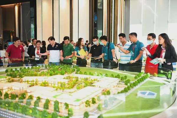 Hoa hồng môi giới bất động sản: Từ 100 triệu đồng/tháng?
