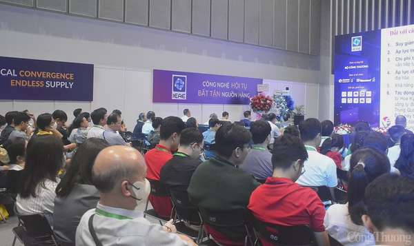Triển lãm IEAE 2025 thu hút đông đảo người tiêu dùng tại Triển lãm IEAE 2025 thu hút hàng nghìn người tham dự