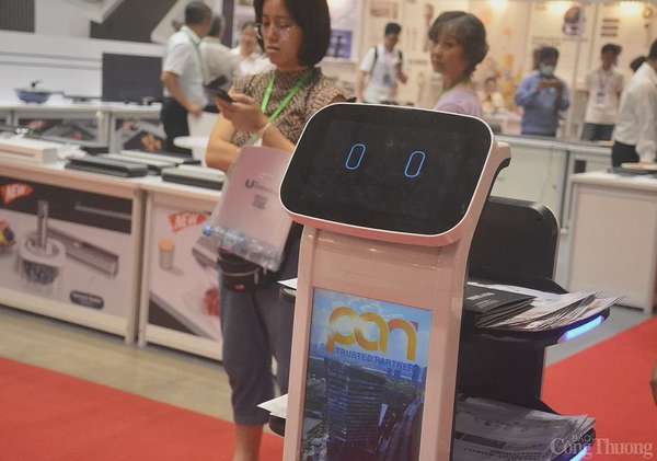 Triển lãm IEAE 2025 thu hút đông đảo người tiêu dùng tại Triển lãm IEAE 2025 thu hút hàng nghìn người tham dự