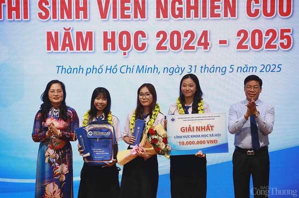 HUIT trao 5 giải Nhất sinh viên nghiên cứu khoa học