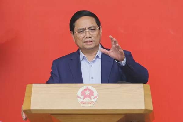 Thủ tướng nhấn mạnh các nhiệm vụ, giải pháp trọng tâm, đột phá để chuyển đổi mô hình tăng trưởng theo hướng phát triển nhanh, xanh, bền vững - Ảnh: VGP/Nhật Bắc