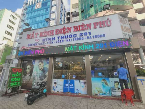 TP. Hồ Chí Minh: Nỗi lo kính mắt 'hàng hiệu giá bèo'