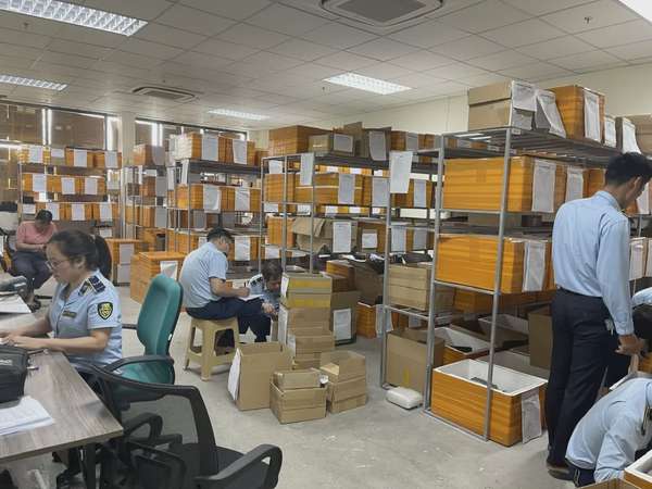 Hà Nội: Xử phạt hơn 120 triệu đồng vụ kinh doanh pinđiệnthoạinhậplậu