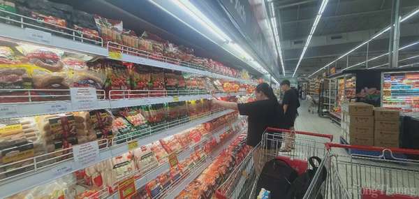 Người tiêu dùng dè dặt với sản phẩm Công ty C.P sau khi bị tố bán thịt heo bẩn