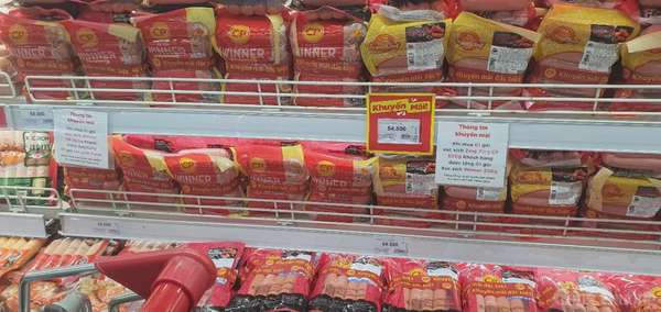 Người tiêu dùng dè dặt với sản phẩm Công ty C.P sau khi bị tố bán thịt heo bẩn