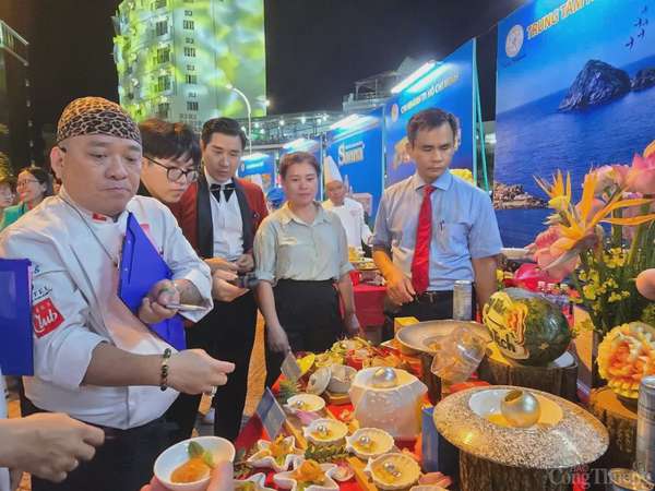 Ngày hội lớn tôn vinh tinh hoa Yến sào Khánh Hòa Ngày hội lớn tôn vinh tinh hoa Yến sào Khánh Hòa