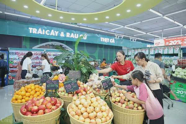 Bán lẻ hàng hoá tiếp tục tăng trưởng mạnh sau 5 tháng