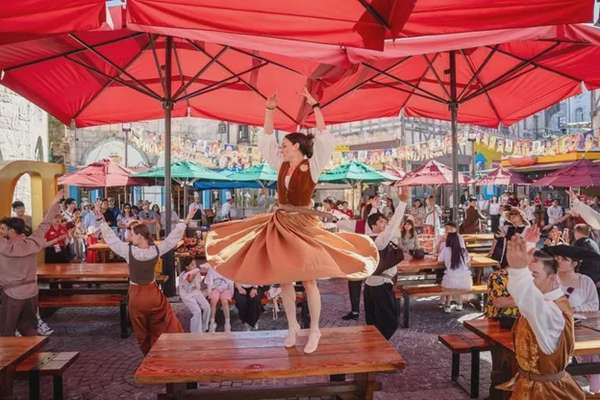 Đạo diễn vũ đạo của MV Bắc Bling dàn dựng show diễn “siêu hot” tại Ba Na Hills