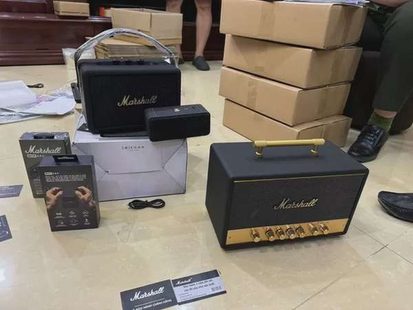 Hà Nội: Triệt phá đường dây buôn đồng hồ giả quy mô lớn chưa từng có