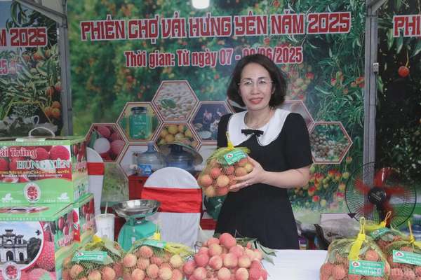 Hưng Yên: Khai mạc phiên chợ vải cùng nhiều sản phẩm OCOP