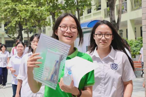 Hà Nội: Thí sinh phấn khởi vì đề thi Ngữ văn vừa sức