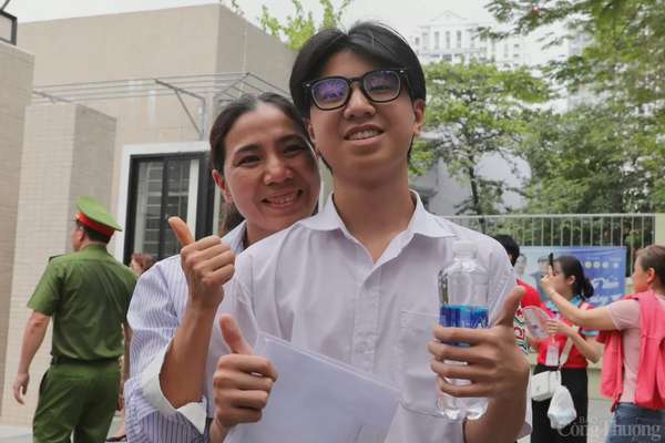Hà Nội: Thí sinh phấn khởi vì đề thi Ngữ văn vừa sức