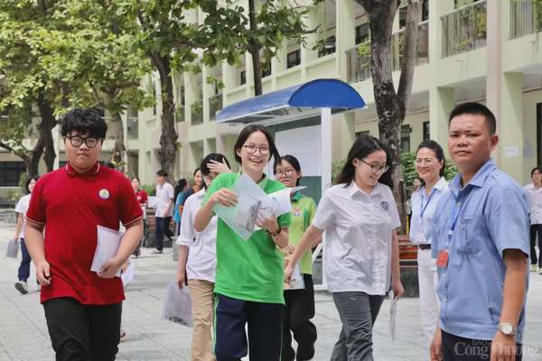 Hà Nội: Thí sinh phấn khởi vì đề thi Ngữ văn vừa sức