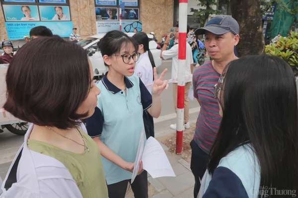 Hà Nội: Thí sinh phấn khởi vì đề thi Ngữ văn vừa sức