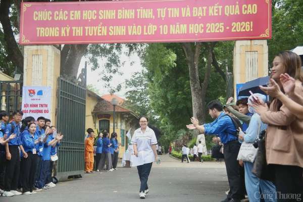 Hà Nội: Thí sinh phấn khởi vì đề thi Ngữ văn vừa sức