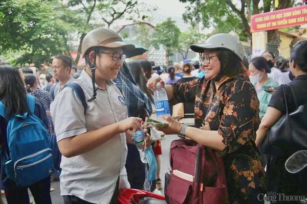 Hà Nội: Thí sinh phấn khởi vì đề thi Ngữ văn vừa sức