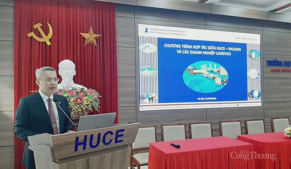 PGS.TS Bùi Phú Doanh - Phó hiệu trưởng Trường Đại học Xây dựng Hà Nội - phát biểu tại buổi làm việc
