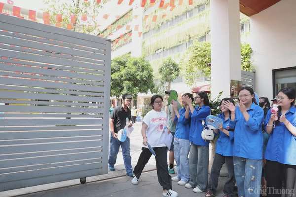 Hà Nội: Cả nhà treo thưởng nếu con đỗ nguyện vọng một Hà Nội: Cả nhà treo thưởng nếu con đỗ nguyện vọng một