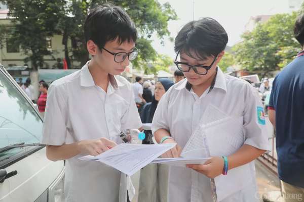 Hà Nội: Cả nhà treo thưởng nếu con đỗ nguyện vọng một Hà Nội: Cả nhà treo thưởng nếu con đỗ nguyện vọng một