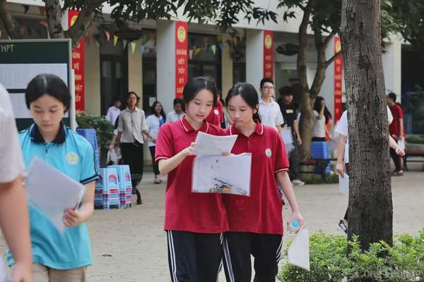 Hà Nội: Cả nhà treo thưởng nếu con đỗ nguyện vọng một Hà Nội: Cả nhà treo thưởng nếu con đỗ nguyện vọng một
