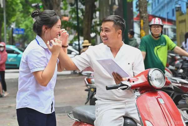 Hà Nội: Cả nhà treo thưởng nếu con đỗ nguyện vọng một Hà Nội: Cả nhà treo thưởng nếu con đỗ nguyện vọng một